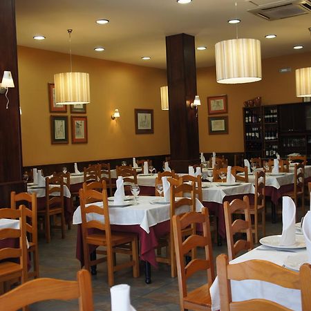 Hostal Restaurante Alarico Allariz Exteriör bild