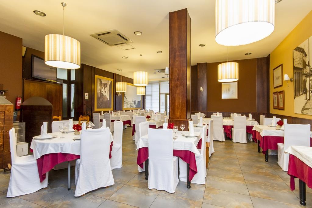 Hostal Restaurante Alarico Allariz Exteriör bild